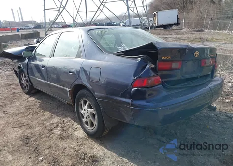 1998 Toyota Camry Le V6 from USA, damaged, VIN 4T1BF28K4WU060708